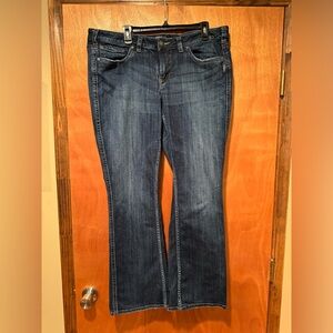 Silver Jeans Frances 18” Size 22 Length 33